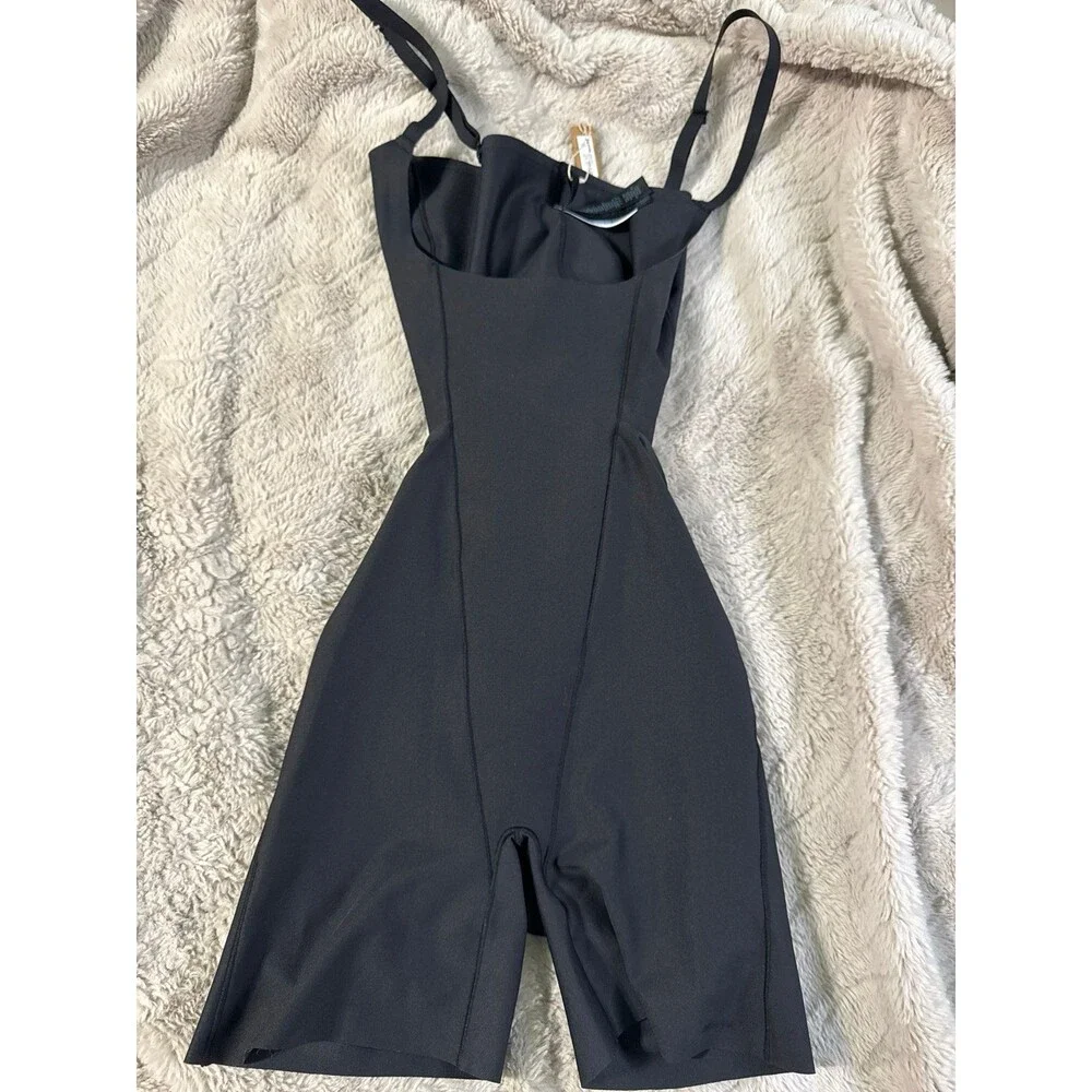 Skims Body CS Open Back Mid Thigh Bodysuit Onyx - Picture 2 of 9